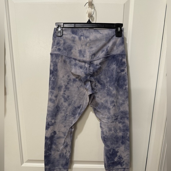 Lululemon Align Crop 21" in Diamond Dye Iced Iris Size 8 - Picture 4 of 11